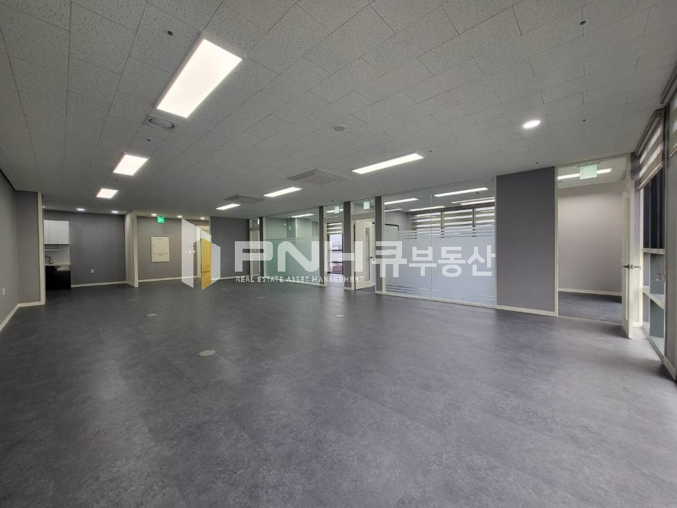 경기 안양만안구 안양동 안양 지식산업센터 전용44평 풀인테리어 신축 첫입주 고급형 사무실 임대 월세 매물번호 10799 사진 5