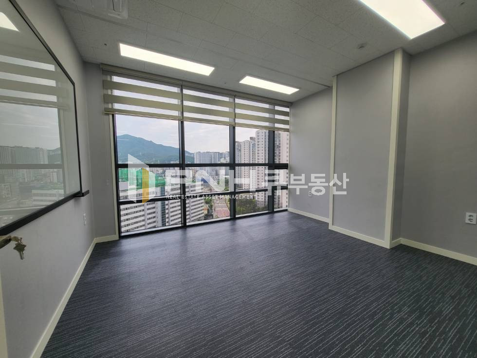 경기 안양만안구 안양동 안양 지식산업센터 전용44평 풀인테리어 신축 첫입주 고급형 사무실 임대 월세 매물번호 10799 사진 8