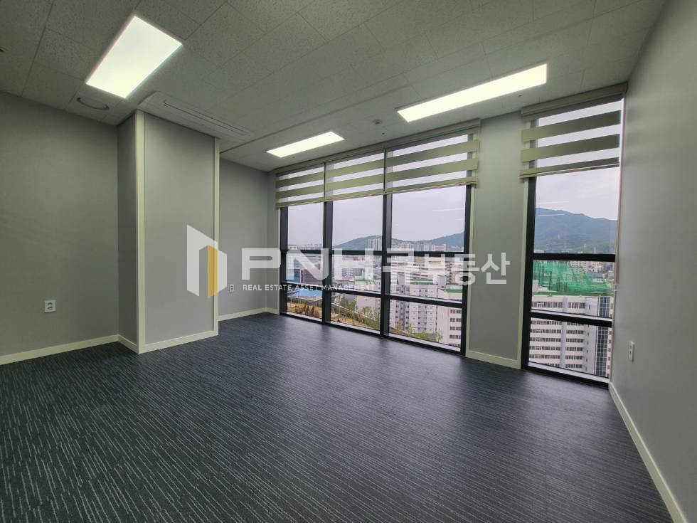 경기 안양만안구 안양동 안양 지식산업센터 전용44평 풀인테리어 신축 첫입주 고급형 사무실 임대 월세 매물번호 10799 사진 9