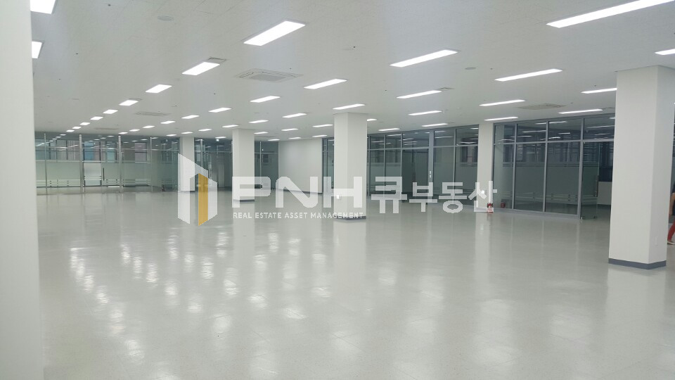 경기 안양동안구 관양동 평촌역 역세권 전용 269평 대형 사무실,연구소,공장 공간임대 월세 매물번호 10813 사진 1