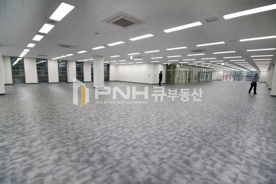 경기 안양동안구 관양동 평촌스마트스퀘어 전용 520평 2개층 전체 연구소,사무실 등 대형평형 추천공간 월세 매물번호 10812 사진 4