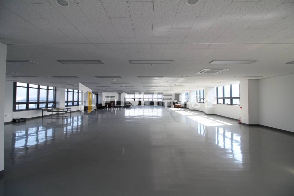 경기 안양만안구 석수동 KTX 광명역 산업단지내 전용 660평 대형사옥 연구소,공장,사무실 임대 월세 매물번호 10810 사진 3