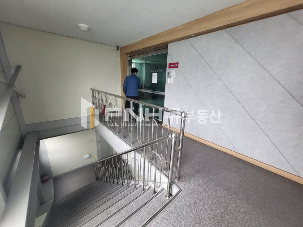 경기 안양동안구 호계동 호계동 1층 창고 1층 171평 / 2층 8평 / 3층 사무실 53평 약 230평대 공간임대 월세 매물번호 10816 사진 7