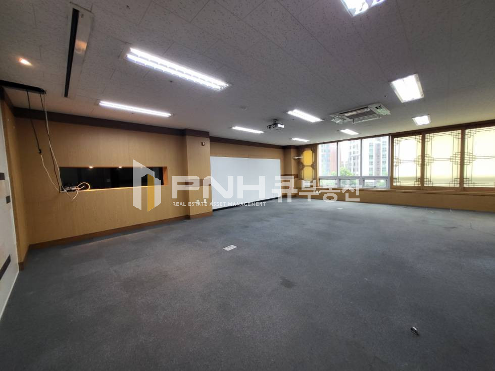 경기 안양동안구 관양동 평촌역 초역세권 근생 전용 96평 대로변 룸2개 갖춘 대형 사무실 임대 월세 매물번호 10818 사진 5