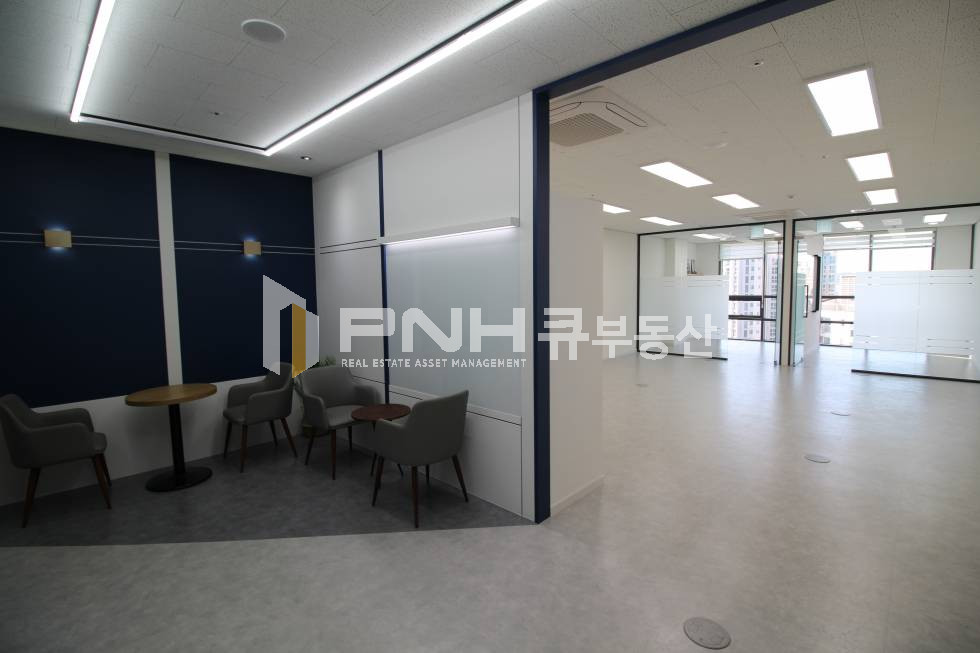 경기 안양만안구 안양동 안양 신축 지식산업센터 전용 25평 고급형 풀인테리어 룸2개 사무실 임대 월세 매물번호 10821 사진 1