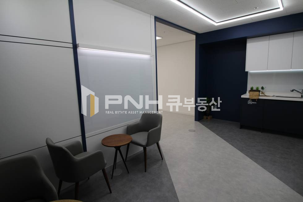 경기 안양만안구 안양동 안양 신축 지식산업센터 전용 25평 고급형 풀인테리어 룸2개 사무실 임대 월세 매물번호 10821 사진 2