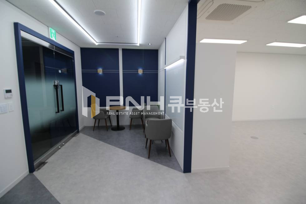 경기 안양만안구 안양동 안양 신축 지식산업센터 전용 25평 고급형 풀인테리어 룸2개 사무실 임대 월세 매물번호 10821 사진 3