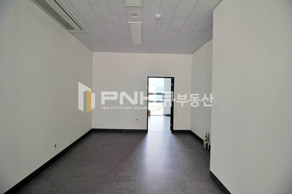 경기 안양동안구 관양동 평촌스마트스퀘어 전용 260평 층전체 일부 높은 층고 스튜디오사용 가능 사무실 임대 월세 매물번호 10825 사진 20