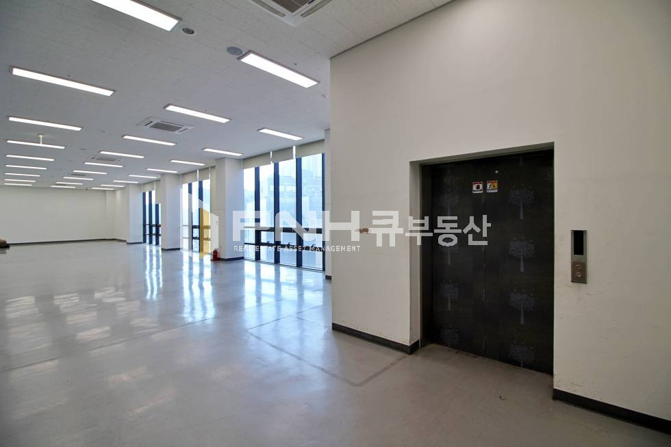 경기 안양만안구 석수동 광명역 석수스타트타운 층고 3.5 m 천장고5m 전용 660평 공장,연구소,사무실임대 월세 매물번호 10827 사진 9