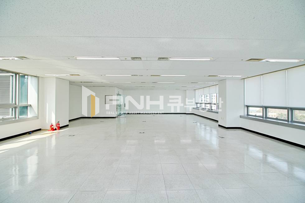 경기 안양동안구 관양동 평촌아크로타워 전용53평 코너 중앙공원 전망 최고의 호실 사무실 임대 월세 매물번호 10854 사진 4