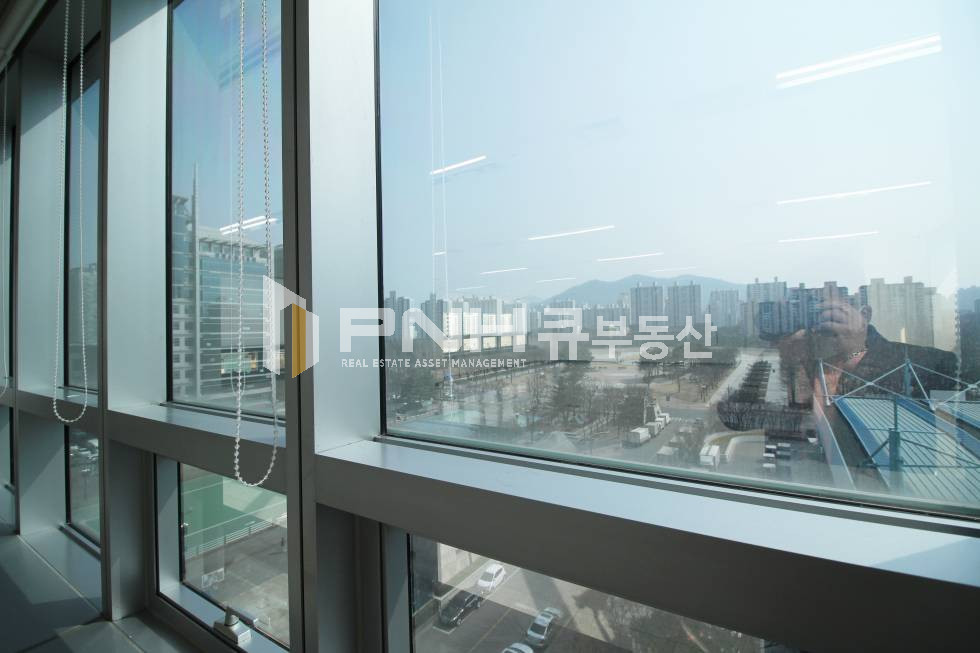 경기 안양동안구 관양동 평촌아크로타워 전용53평 코너 중앙공원 전망 최고의 호실 사무실 임대 월세 매물번호 10854 사진 6
