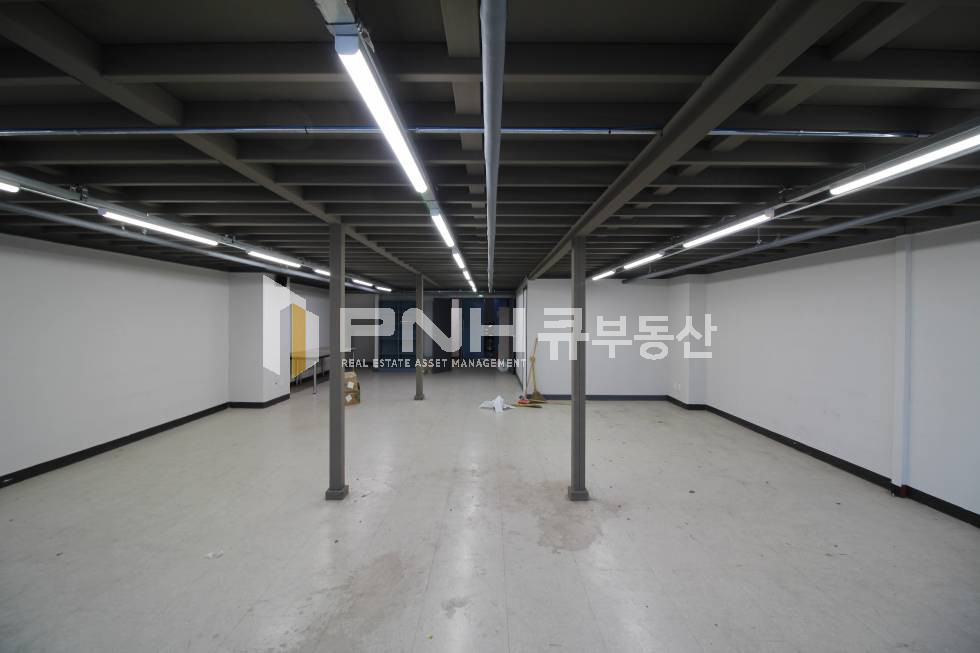 경기 안양동안구 관양동 인덕원역 인근 지식산업센터 복층 형 구조 실 면적 80평 룸3 물류 및 작업 공간 임대 월세 매물번호 10852 사진 9