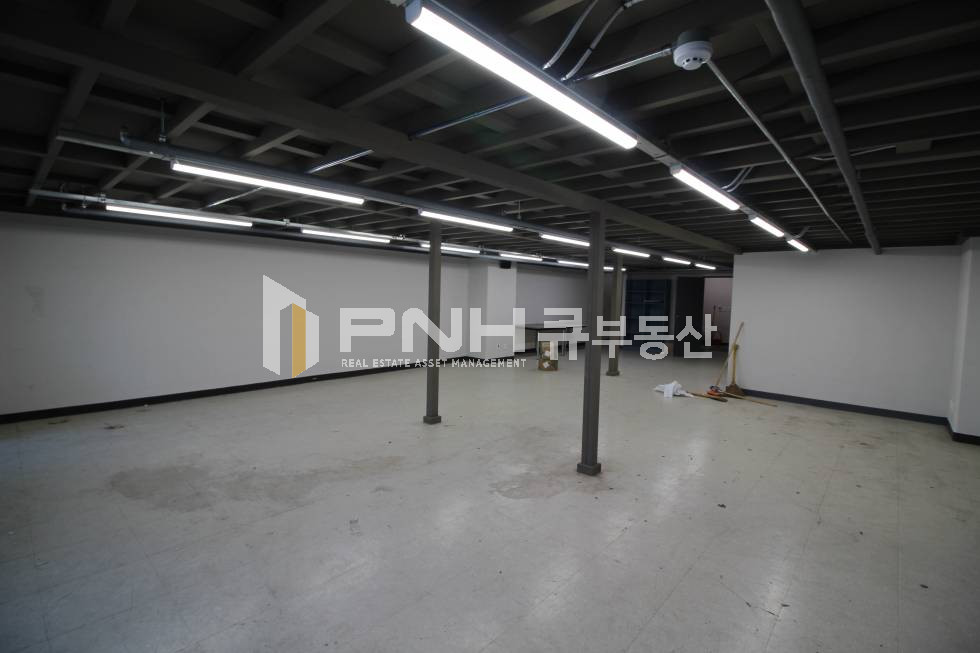 경기 안양동안구 관양동 인덕원역 인근 지식산업센터 복층 형 구조 실 면적 80평 룸3 물류 및 작업 공간 임대 월세 매물번호 10852 사진 10