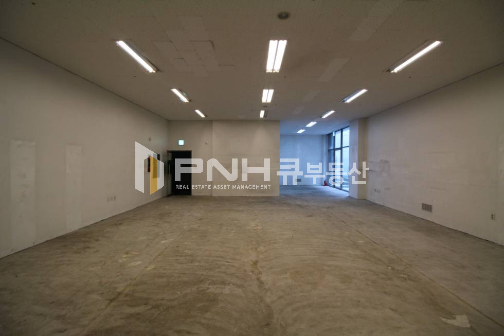 경기 안양동안구 관양동 평촌역 초역세권 지하1층 층고높은 스튜디오 또는 매장, 사무실등 공간 추천 임대 월세 매물번호 10849 사진 3