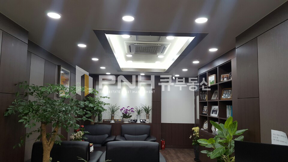 경기 안양동안구 관양동 # 초역세권사무실# 실16.7평 # 평촌역7분 ▷네일아트,세무사,법무사업종추천 월세 매물번호 10415 사진 3