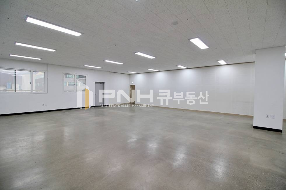 경기 안양동안구 호계동 범계역 신축 급 전용 63평 대형평형 공장,사무실,연구소 추천 월세 매물번호 10881 사진 3