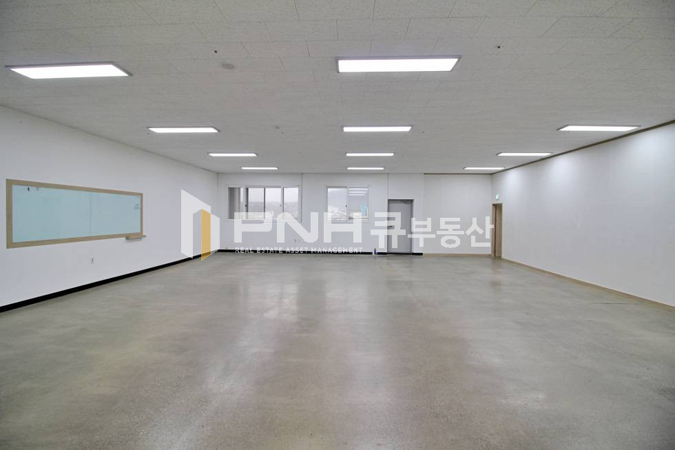 경기 안양동안구 호계동 범계역 신축 급 전용 63평 대형평형 공장,사무실,연구소 추천 월세 매물번호 10881 사진 4