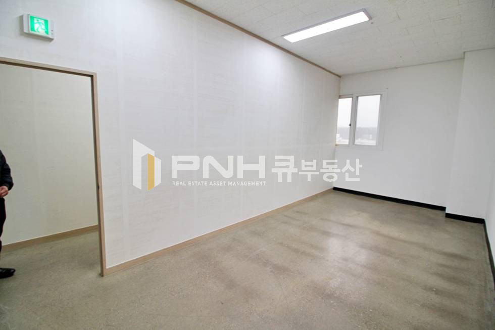 경기 안양동안구 호계동 범계역 신축 급 전용 63평 대형평형 공장,사무실,연구소 추천 월세 매물번호 10881 사진 5