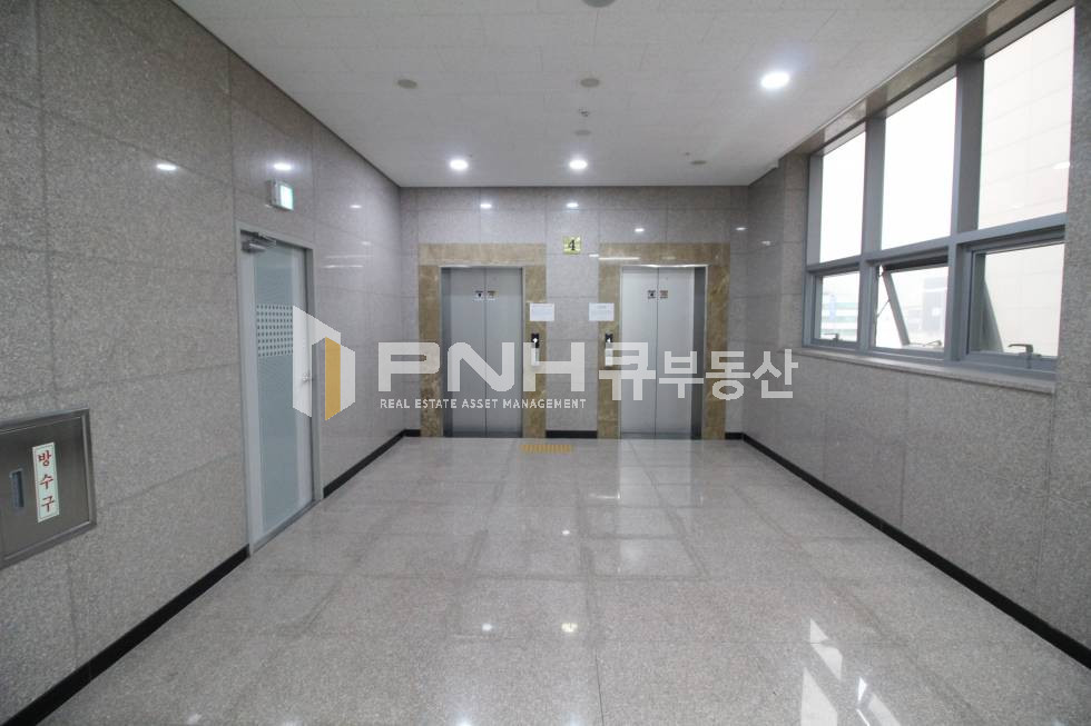 경기 안양동안구 호계동 범계역 신축 급 전용 63평 대형평형 공장,사무실,연구소 추천 월세 매물번호 10881 사진 8