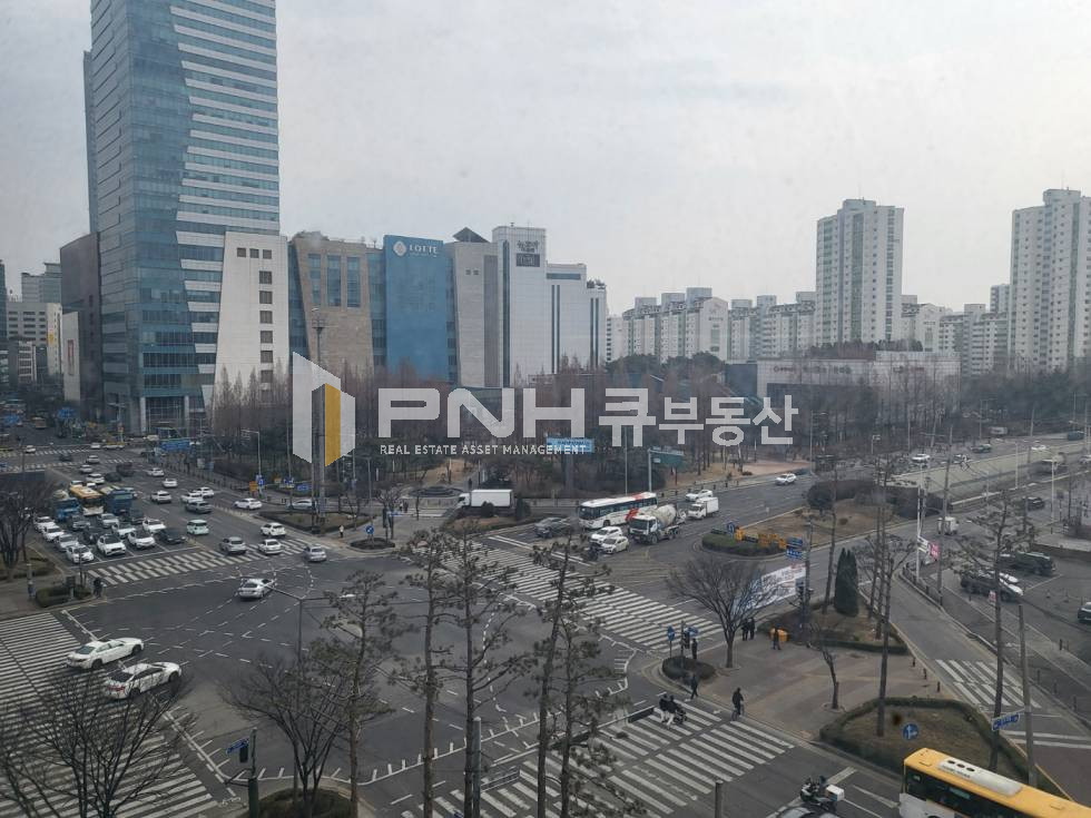 경기 안양동안구 호계동 범계 사거리 코너 노출도 좋은 유동 인구 많은 자리 분할 사용 가능 월세 매물번호 10883 사진 5