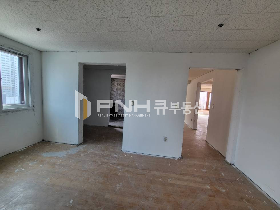 경기 안양동안구 호계동 룸 구획되어 있어 스튜디오 등 사용 편리 주차 협의 저렴한 임대료 월세 매물번호 10884 사진 3
