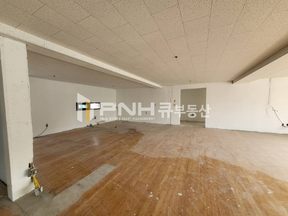 경기 안양동안구 호계동 룸 구획되어 있어 스튜디오 등 사용 편리 주차 협의 저렴한 임대료 월세 매물번호 10884 사진 7