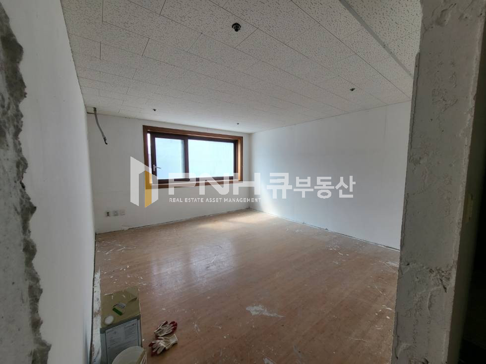 경기 안양동안구 호계동 룸 구획되어 있어 스튜디오 등 사용 편리 주차 협의 저렴한 임대료 월세 매물번호 10884 사진 10