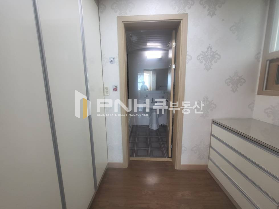 경기 안양동안구 관양동 구분 되어 있는 룸 사용 가능 넓은 테라스 정원 루프탑 월세 매물번호 10910 사진 2