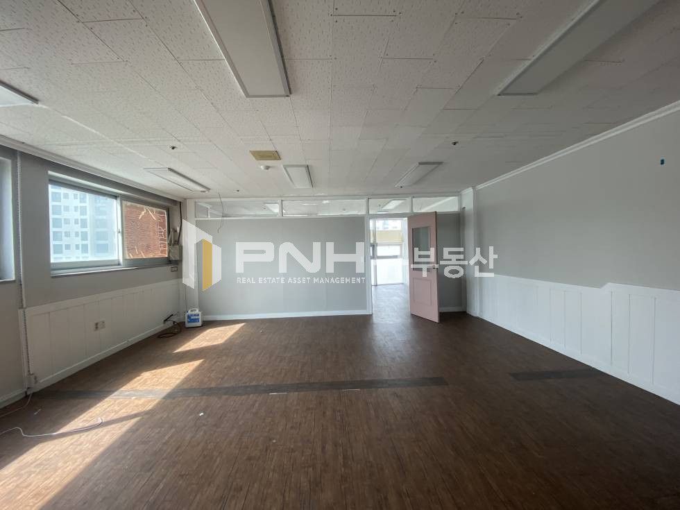 경기 안양동안구 호계동 안양 호계사거리, 전용20평, 유동인구많음, 인테리어룸, 저렴한 소형사무실임대 월세 매물번호 10935 사진 1