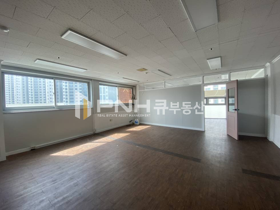 경기 안양동안구 호계동 안양 호계사거리, 전용20평, 유동인구많음, 인테리어룸, 저렴한 소형사무실임대 월세 매물번호 10935 사진 3