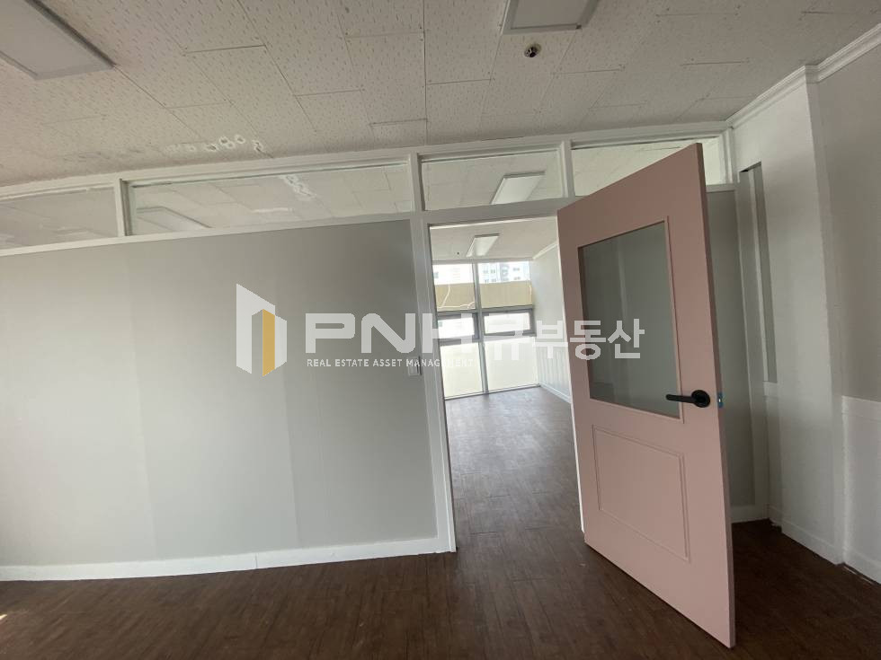 경기 안양동안구 호계동 안양 호계사거리, 전용20평, 유동인구많음, 인테리어룸, 저렴한 소형사무실임대 월세 매물번호 10935 사진 4
