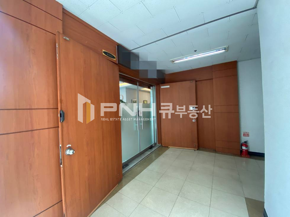 경기 군포시 금정동 4호선 금정역 초역세권, 전용44평, 인테리어룸 ,중소형사무실임대 월세 매물번호 10939 사진 1