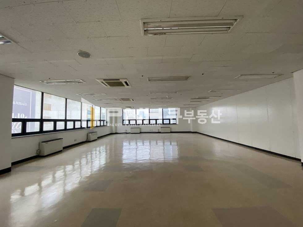 경기 안양동안구 비산동 4호선 범계역 초역세권, 전용37평, 도보5분, 중소형사무실 임대 월세 매물번호 10942 사진 1