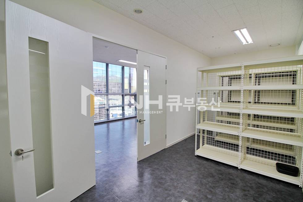 경기 안양동안구 관양동 평촌스마트베이 확장형50평 룸 인테리어 룸 3 풀인테리어 공간 좋은 사무실 임대 월세 매물번호 10944 사진 12