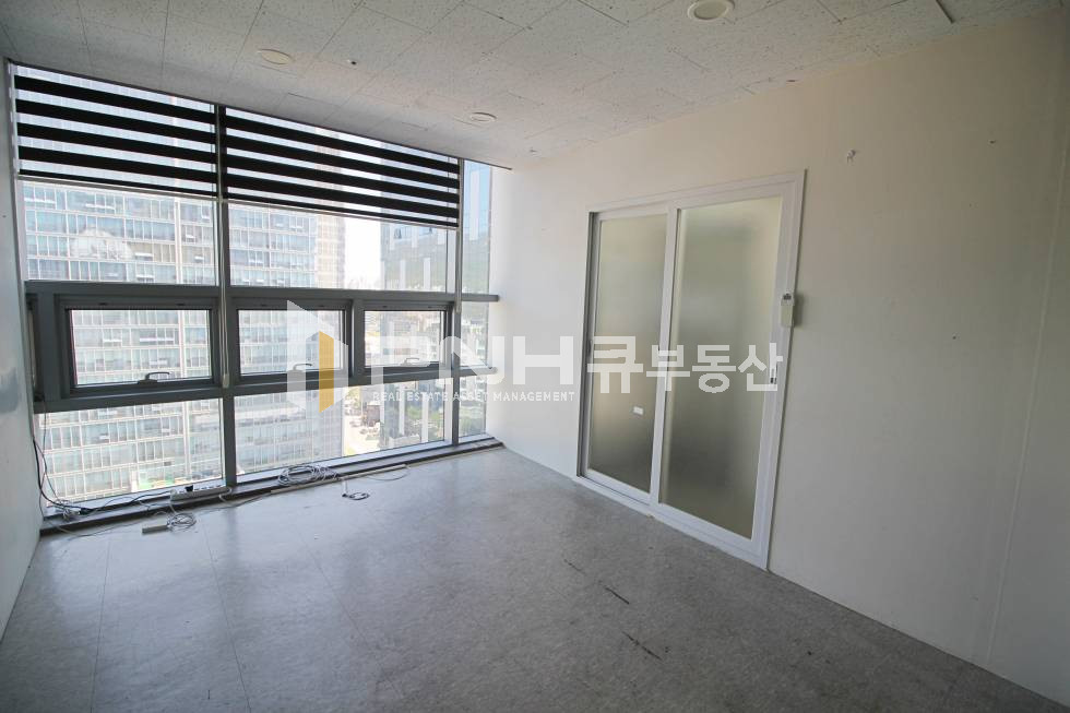 경기 안양동안구 관양동 평촌스마트베이 2개층 복층 약 223평 단독승강기 갖춘 고급 인테리어 호실 사무실 월세 매물번호 10945 사진 15