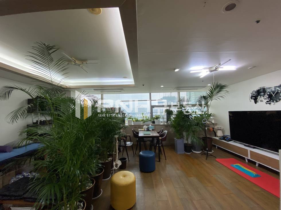 경기 안양동안구 비산동 4호선 범계역 초역세권, 전용28평, 룸2, 역세권중소형사무실 임대 월세 매물번호 10946 사진 2