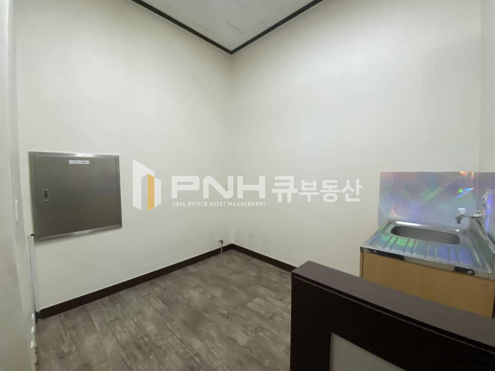 경기 안양동안구 호계동 범계역 명학역 인근, 신원비젼타워, 지하1층, 전용46평, 중소형사무실임대 월세 매물번호 10948 사진 5