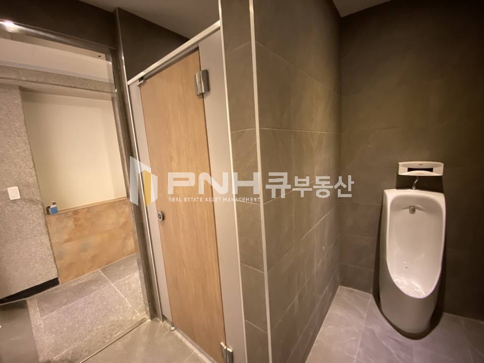 경기 안양동안구 관양동 4호선 인덕원역 역세권, 전용52, 깔끔한내부, 중소형사무실임대 월세 매물번호 10951 사진 13