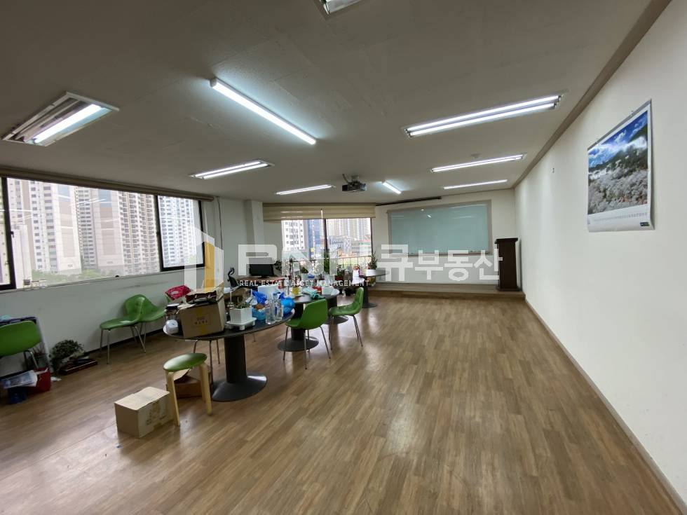 경기 안양동안구 관양동 4호선 인덕원역 초역세권, 대로변, 전용64평, 채광좋음, 저렴한 사무실임대 월세 매물번호 10952 사진 8