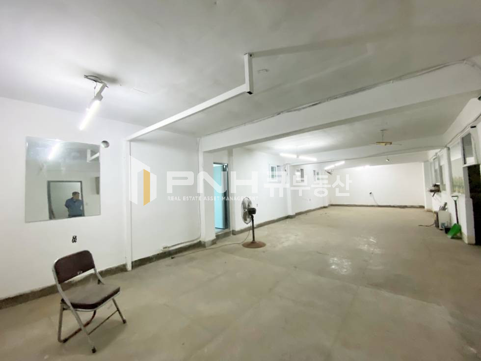 경기 군포시 금정동 금정역 역세권, 지층, 전용 약30평, 가성비 좋은 창고 공장 월세 매물번호 10967 사진 3