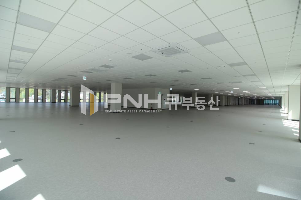 경기 과천시 갈현동 과천지식정보타운 전용 약 1600평 최고급형 초대형 업무시설 공간 임대 월세 매물번호 10973 사진 1