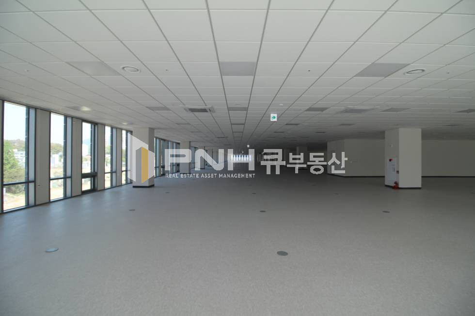 경기 과천시 갈현동 과천지식정보타운 전용 약 1600평 최고급형 초대형 업무시설 공간 임대 월세 매물번호 10973 사진 4