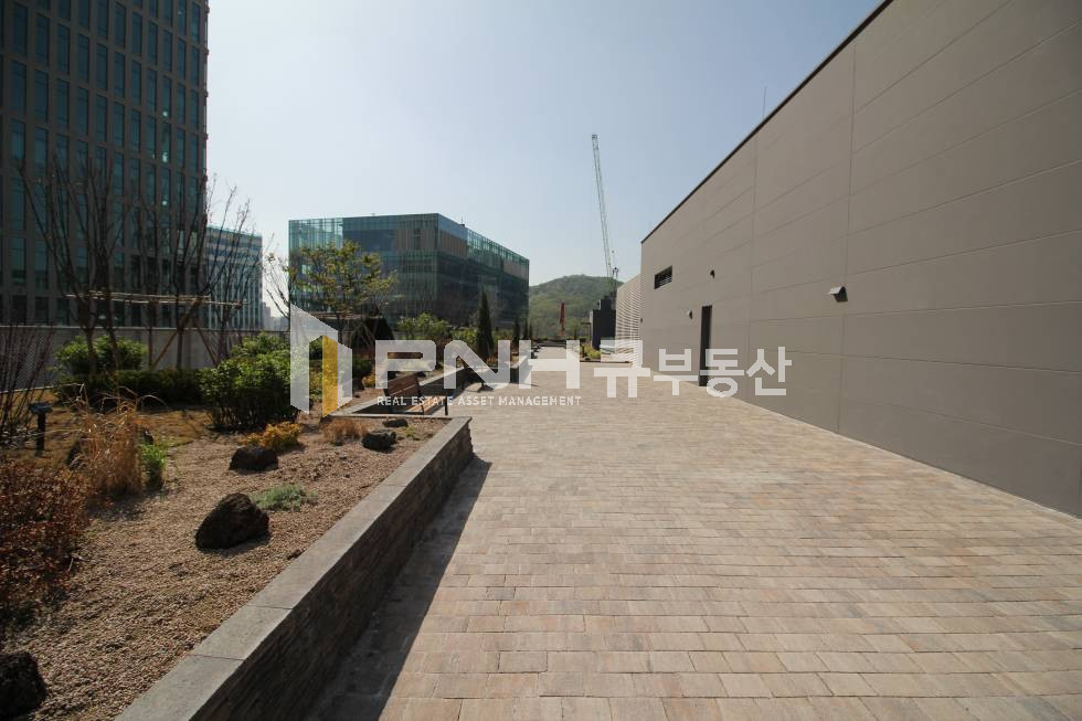 경기 과천시 갈현동 과천지식정보타운 전용 약 1600평 최고급형 초대형 업무시설 공간 임대 월세 매물번호 10973 사진 12