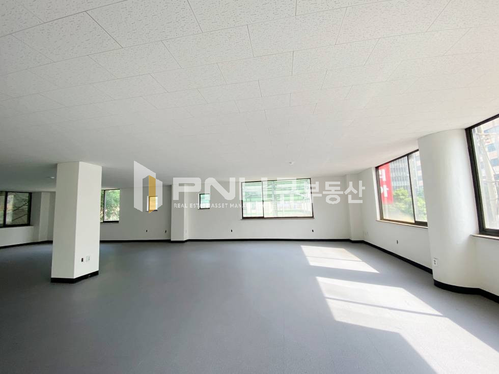 경기 안양만안구 안양동 만안사거리위치, 가시성 좋은 전용 40평 , 중소형 사무실 임대 월세 매물번호 10977 사진 3