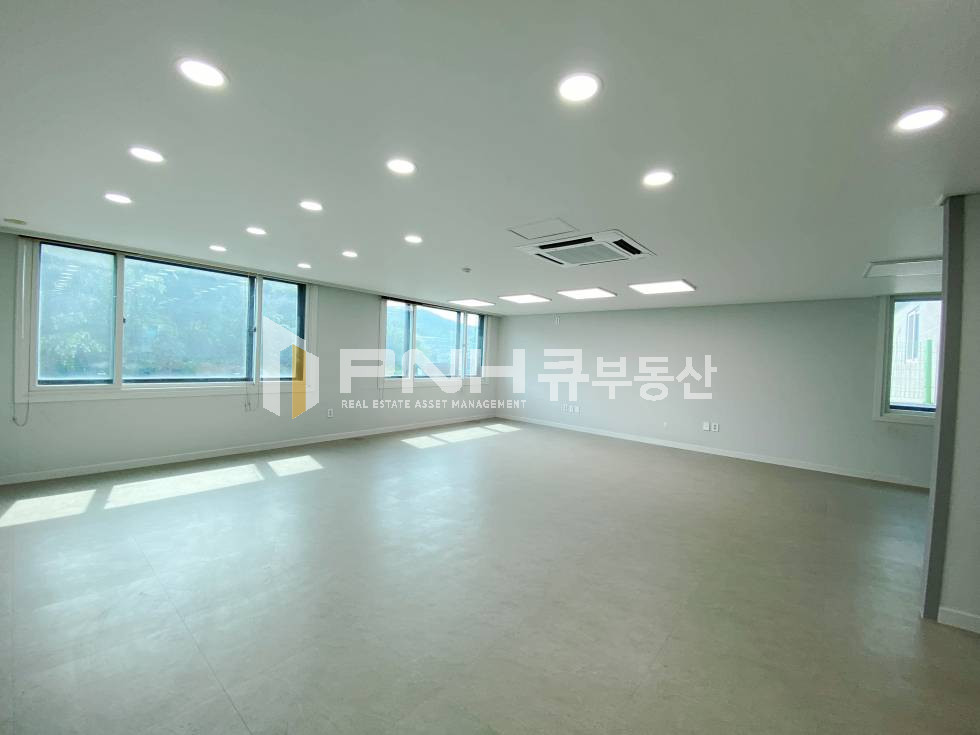 경기 안양만안구 안양동 명학역 인근, 주차 편리, 전용23평, 내부 인테리어 깔끔한 중소형사무실 임대 월세 매물번호 10974 사진 2