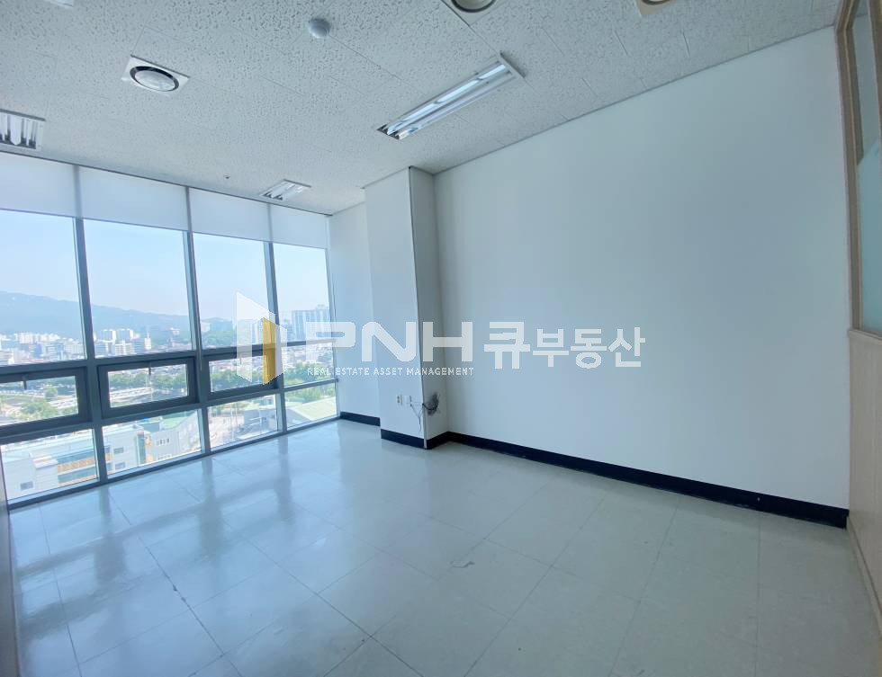 경기 안양동안구 관양동 디지털엠파이어, 전용30평, 인테리어룸1, 채광좋음, 깔끔한 지식산업센터 중소형 사무실 임대 월세 매물번호 10979 사진 5