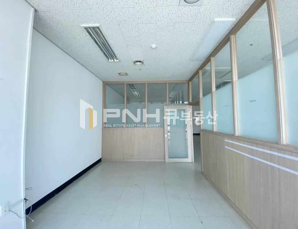 경기 안양동안구 관양동 디지털엠파이어, 전용30평, 인테리어룸1, 채광좋음, 깔끔한 지식산업센터 중소형 사무실 임대 월세 매물번호 10979 사진 10