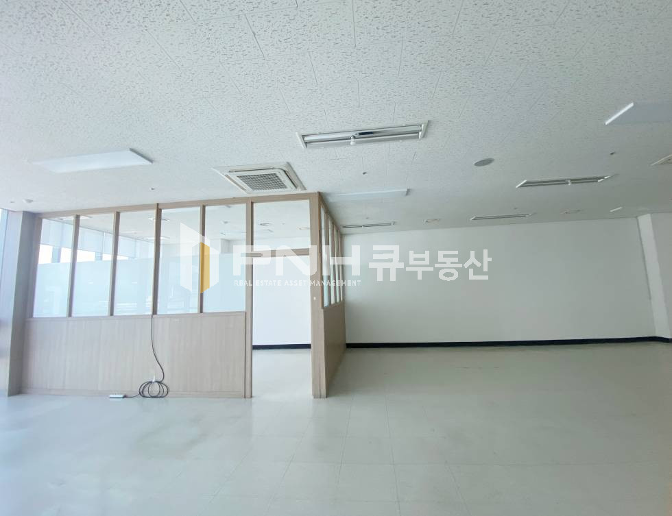 경기 안양동안구 관양동 디지털엠파이어, 전용30평, 인테리어룸1, 채광좋음, 깔끔한 지식산업센터 중소형 사무실 임대 월세 매물번호 10979 사진 13
