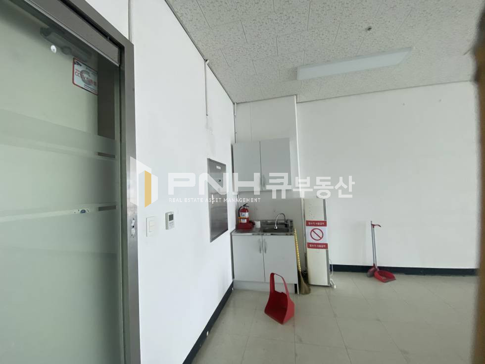 경기 안양동안구 관양동 디지털엠파이어, 전용30평, 인테리어룸1, 채광좋음, 깔끔한 지식산업센터 중소형 사무실 임대 월세 매물번호 10979 사진 14