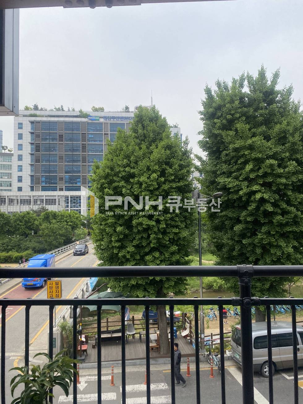 경기 안양동안구 관양동 학의천뷰, 테라스있음, 전용25평, 1개층단독 사용, 중소형사무실, 상가 추천 월세 매물번호 10981 사진 5